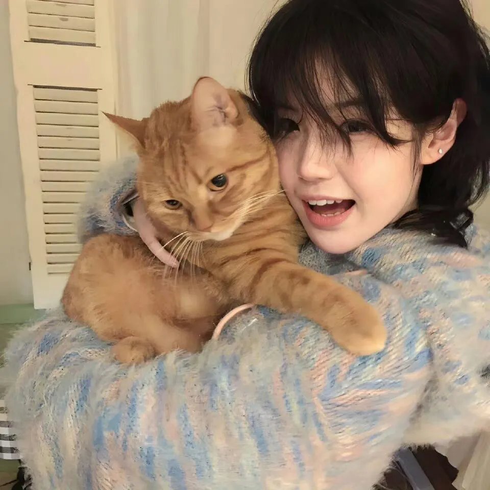 魕
